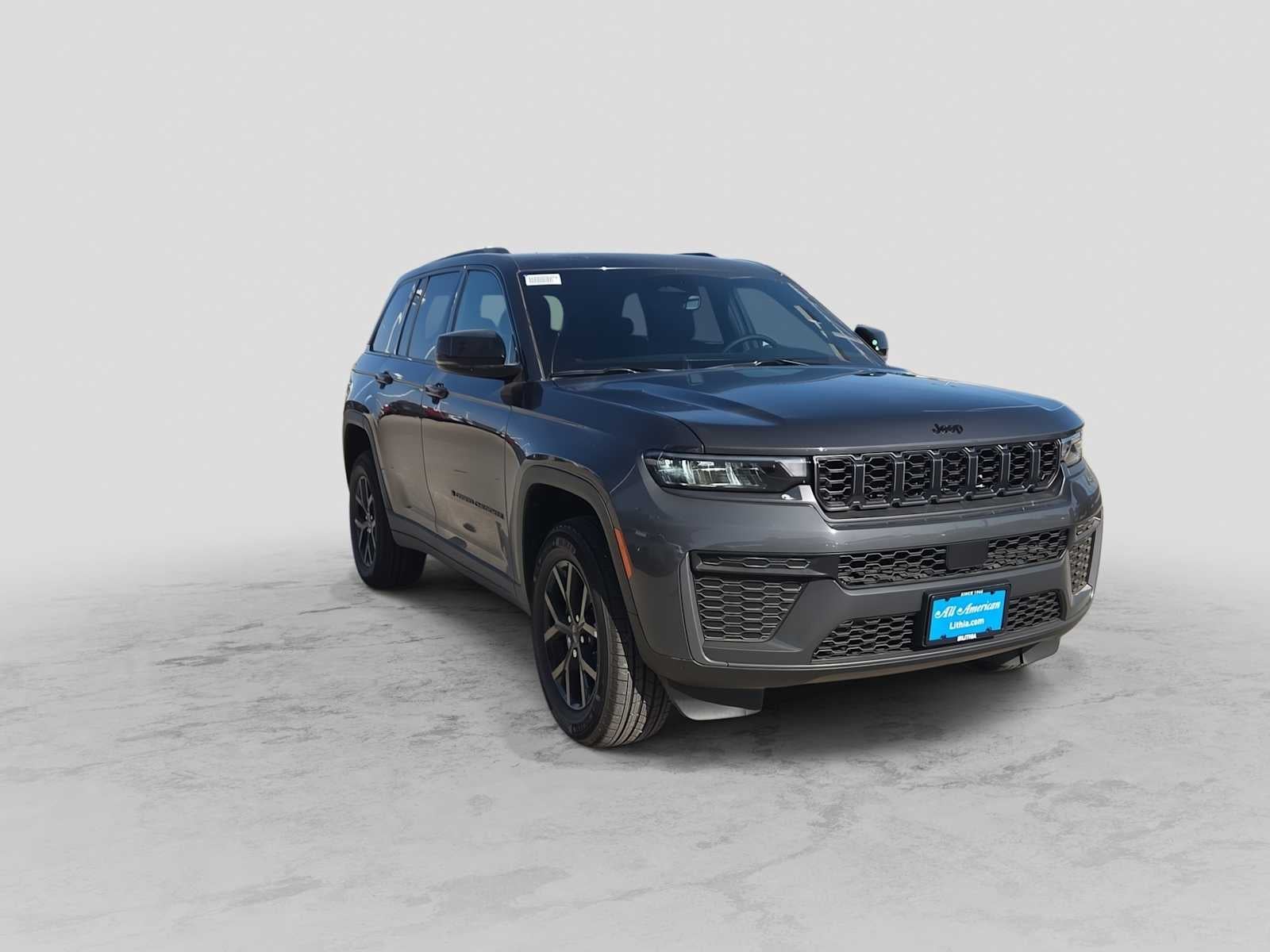 2026 Jeep Grand Cherokee Laredo Altitude