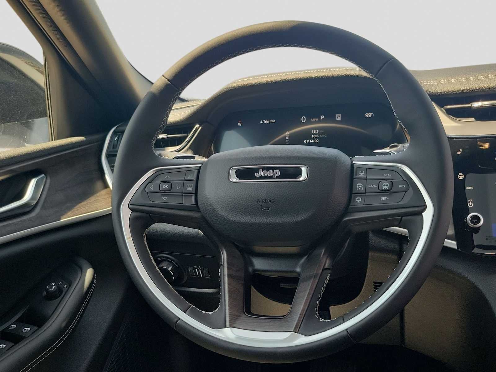 2026 Jeep Grand Cherokee Laredo Altitude