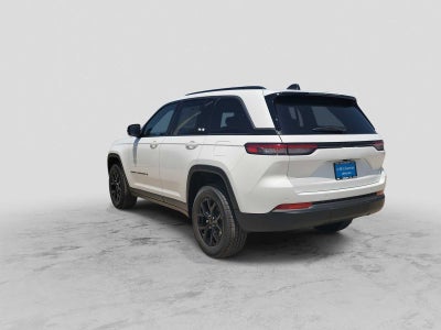 2026 Jeep Grand Cherokee Laredo Altitude