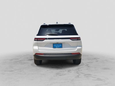 2026 Jeep Grand Cherokee Laredo Altitude