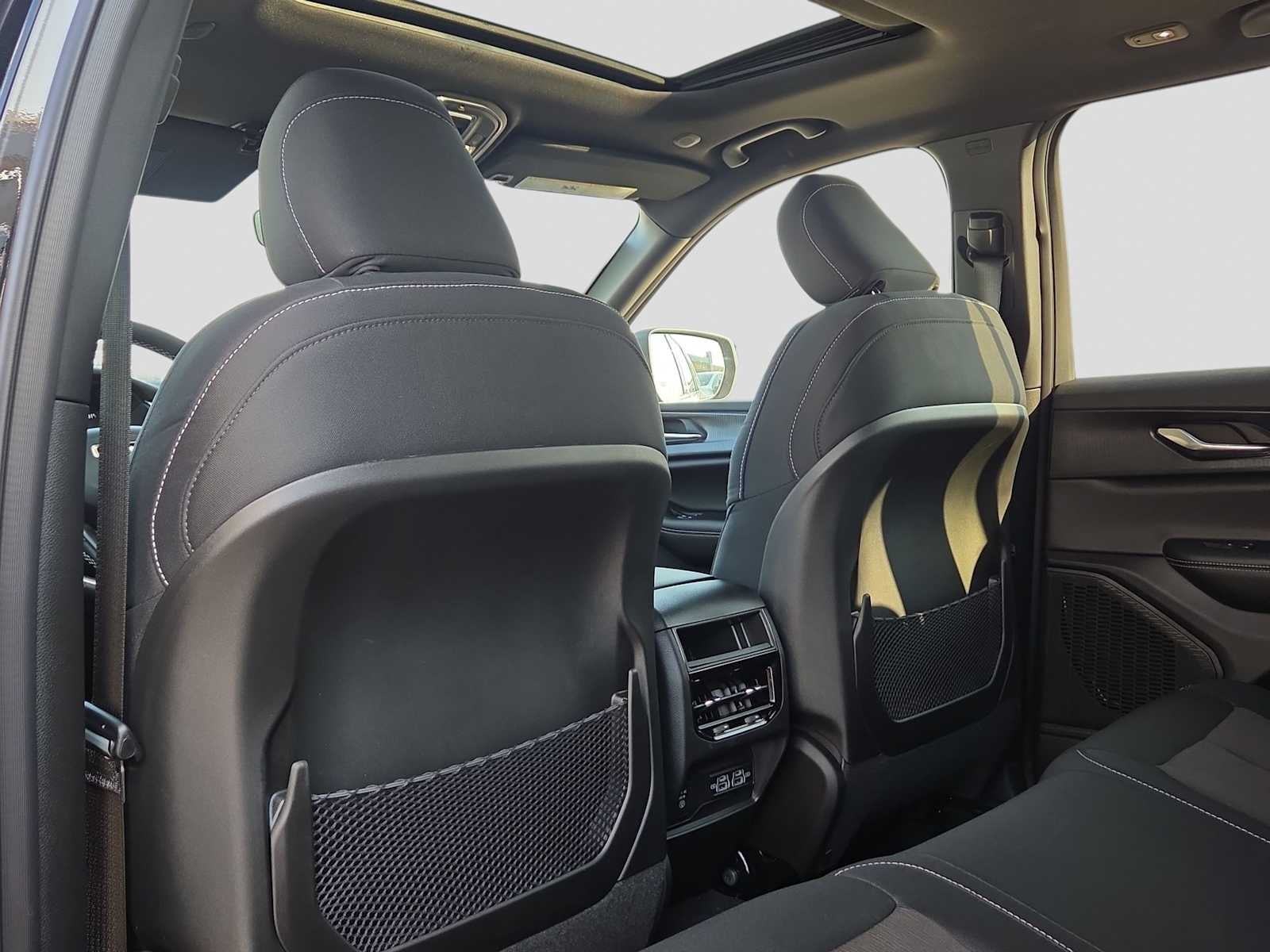 2026 Jeep Grand Cherokee Laredo X