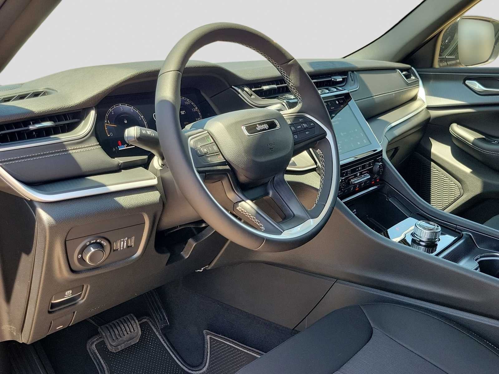 2026 Jeep Grand Cherokee Laredo X