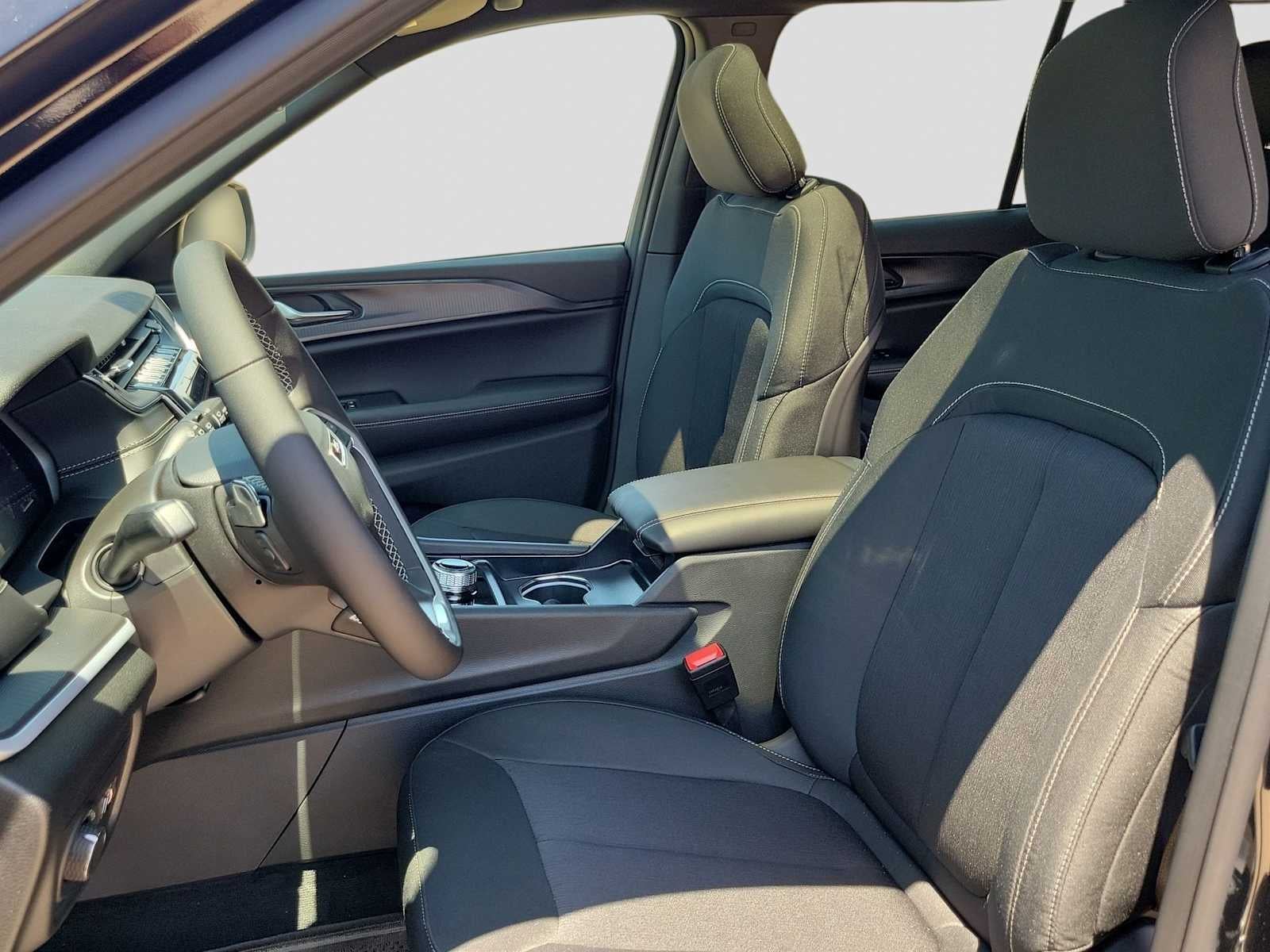 2026 Jeep Grand Cherokee Laredo X
