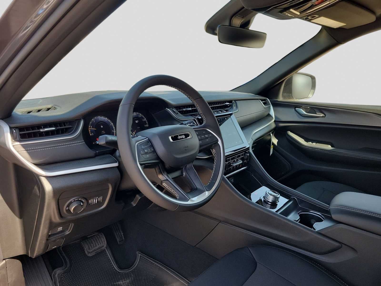 2026 Jeep Grand Cherokee GRAND CHEROKEE LAREDO X 4X4