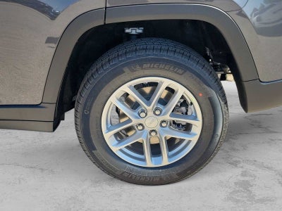 2026 Jeep Grand Cherokee GRAND CHEROKEE LAREDO X 4X4