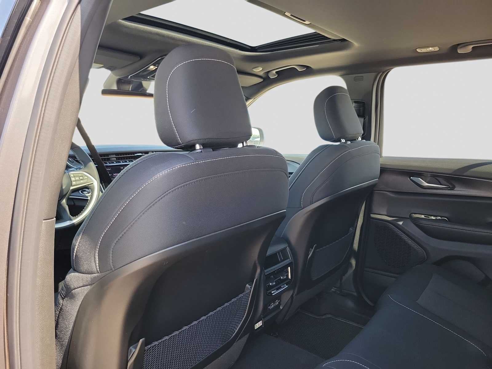 2026 Jeep Grand Cherokee GRAND CHEROKEE LAREDO X 4X4