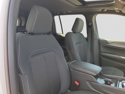 2026 Jeep Grand Cherokee GRAND CHEROKEE LAREDO X 4X4