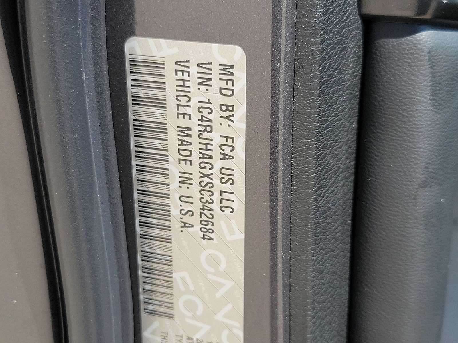 2025 Jeep Grand Cherokee GRAND CHEROKEE LAREDO X 4X4