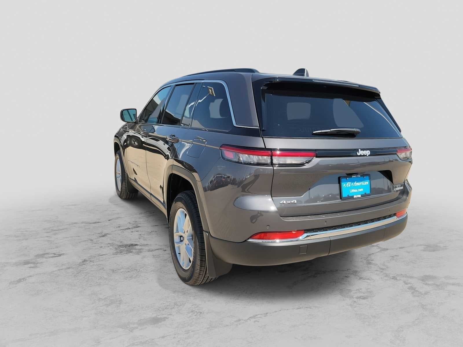 2025 Jeep Grand Cherokee GRAND CHEROKEE LAREDO X 4X4