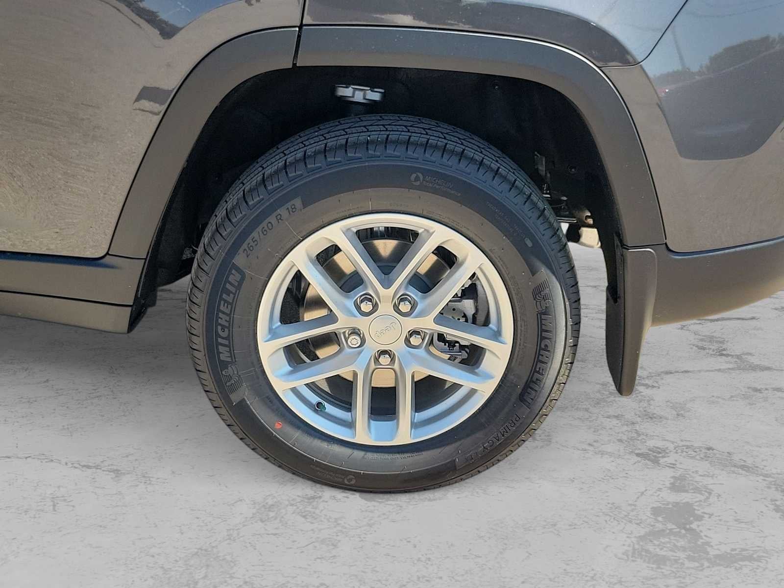 2025 Jeep Grand Cherokee GRAND CHEROKEE LAREDO X 4X4