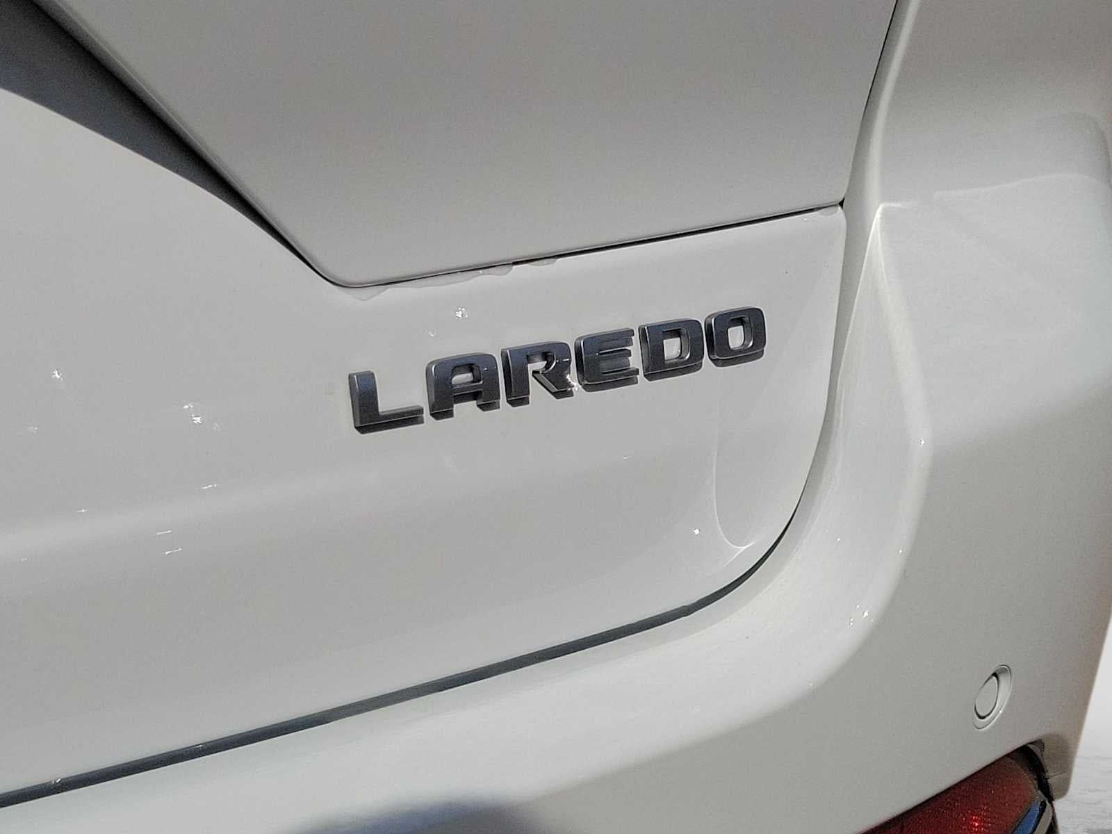 2026 Jeep Grand Cherokee GRAND CHEROKEE LAREDO X 4X4