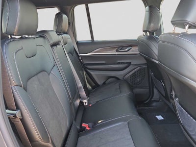 2026 Jeep Grand Cherokee Laredo Altitude