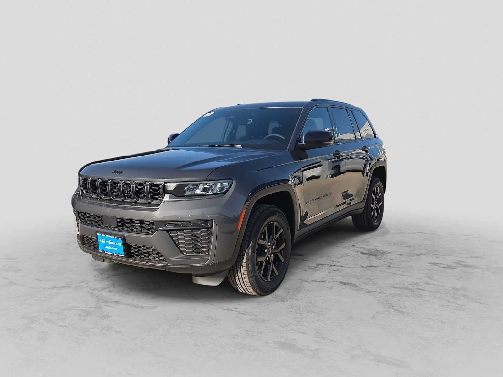 2026 Jeep Grand Cherokee Laredo Altitude