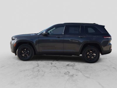 2026 Jeep Grand Cherokee Laredo Altitude