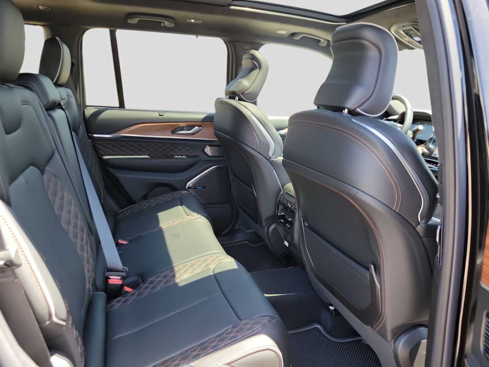 2026 Jeep Grand Cherokee Summit