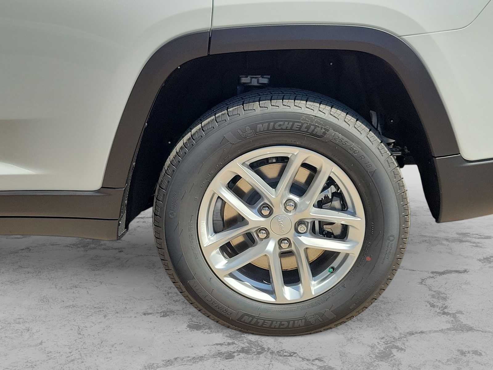 2026 Jeep Grand Cherokee L GRAND CHEROKEE L LAREDO X 4X2