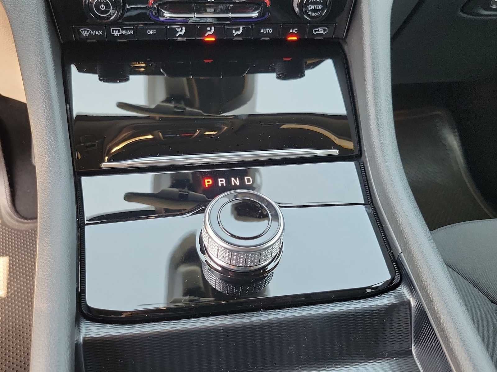 2026 Jeep Grand Cherokee L GRAND CHEROKEE L LAREDO X 4X2