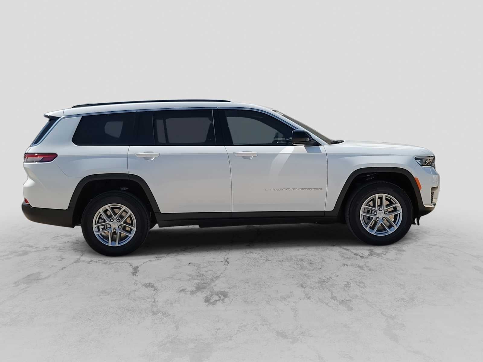 2026 Jeep Grand Cherokee L GRAND CHEROKEE L LAREDO X 4X2