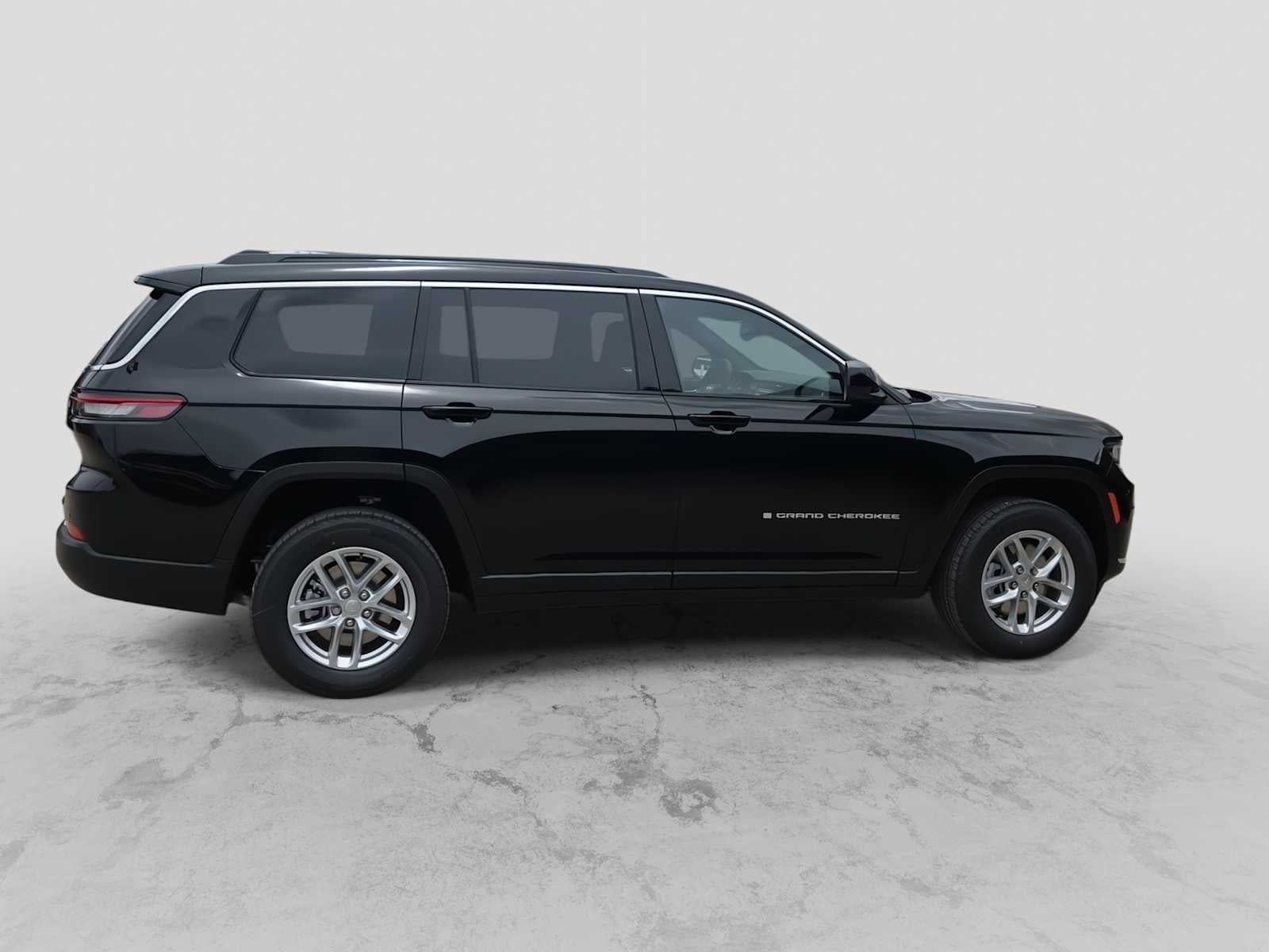 2026 Jeep Grand Cherokee L GRAND CHEROKEE L LAREDO X 4X2