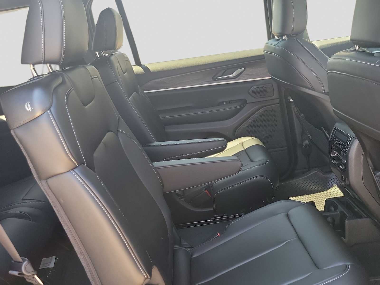 2026 Jeep Grand Cherokee L GRAND CHEROKEE L LIMITED 4X2