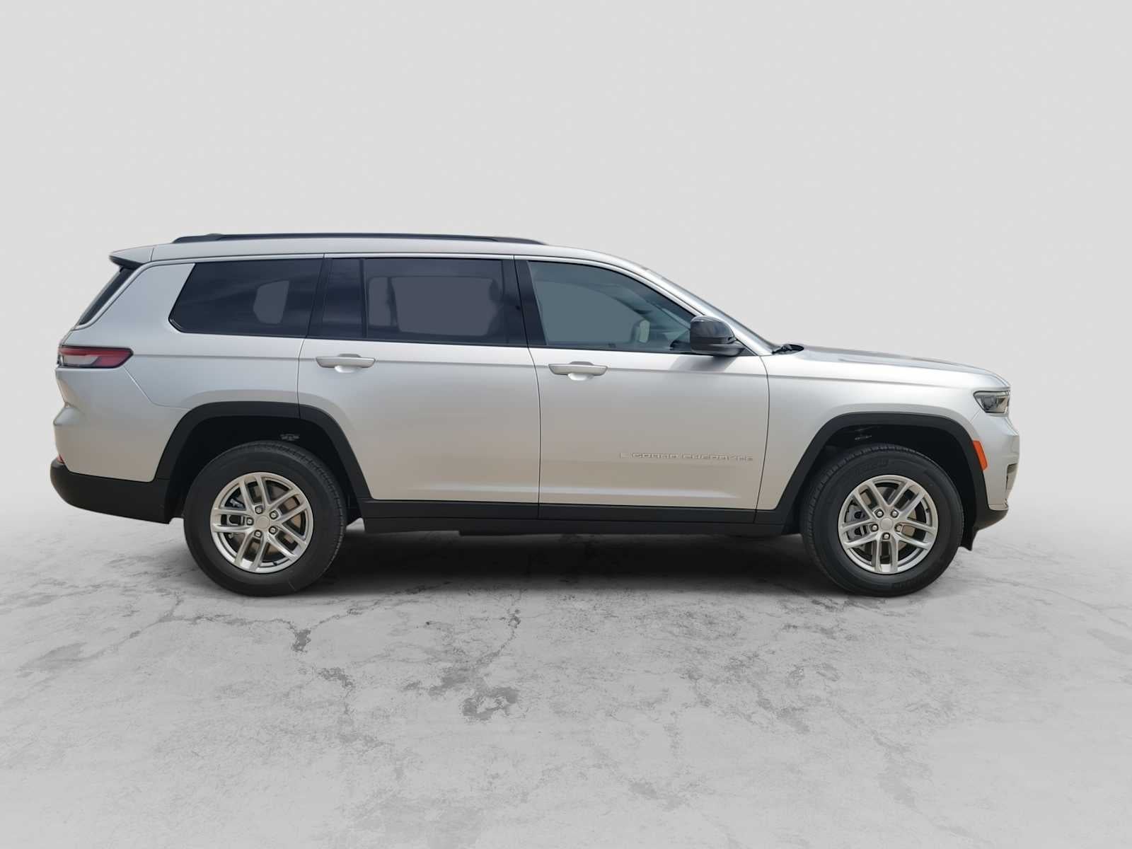 2026 Jeep Grand Cherokee L GRAND CHEROKEE L LAREDO X 4X4