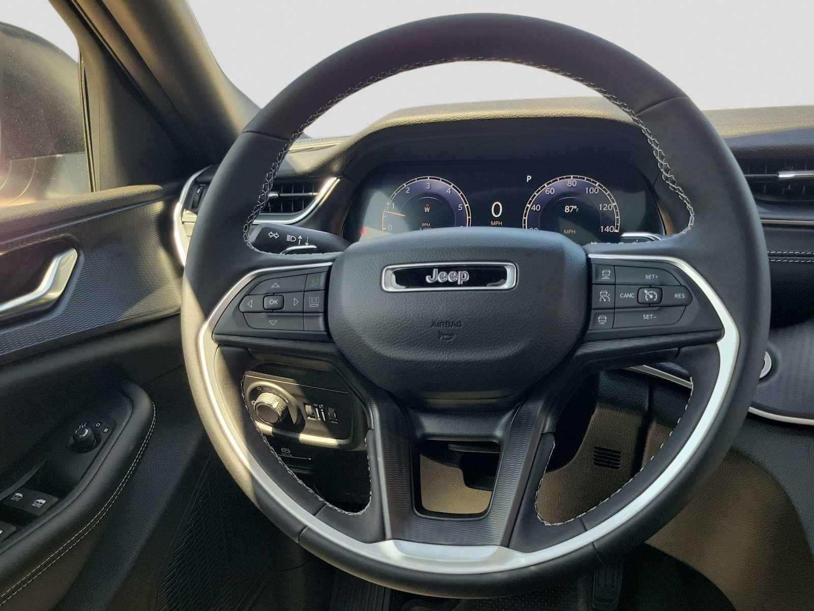 2026 Jeep Grand Cherokee L GRAND CHEROKEE L LAREDO X 4X4