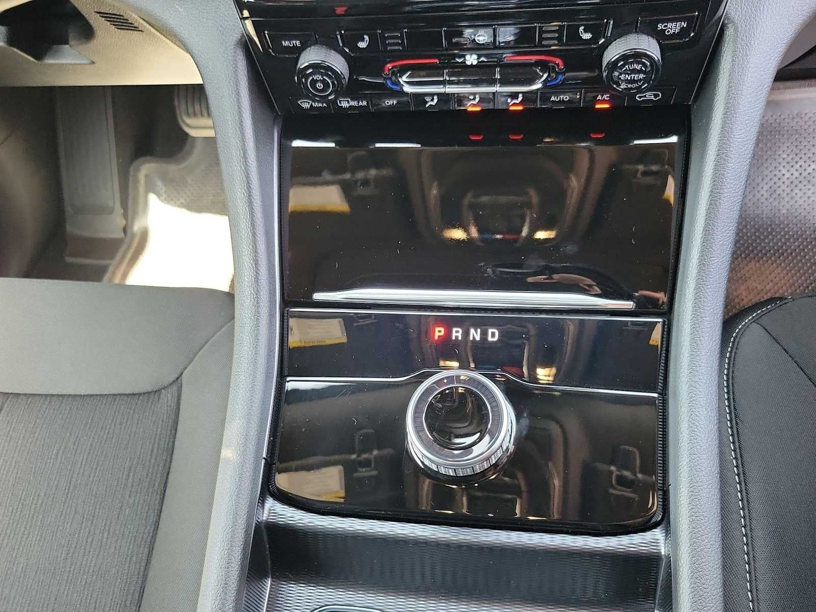 2026 Jeep Grand Cherokee L GRAND CHEROKEE L LAREDO X 4X4