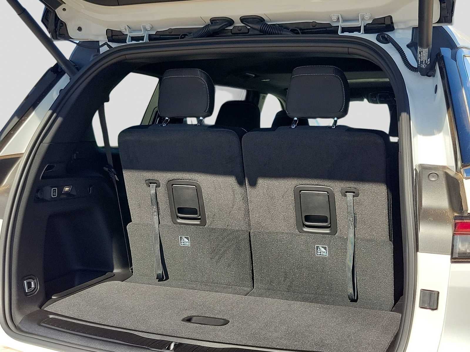 2026 Jeep Grand Cherokee GRAND CHEROKEE L LAREDO X 4X4