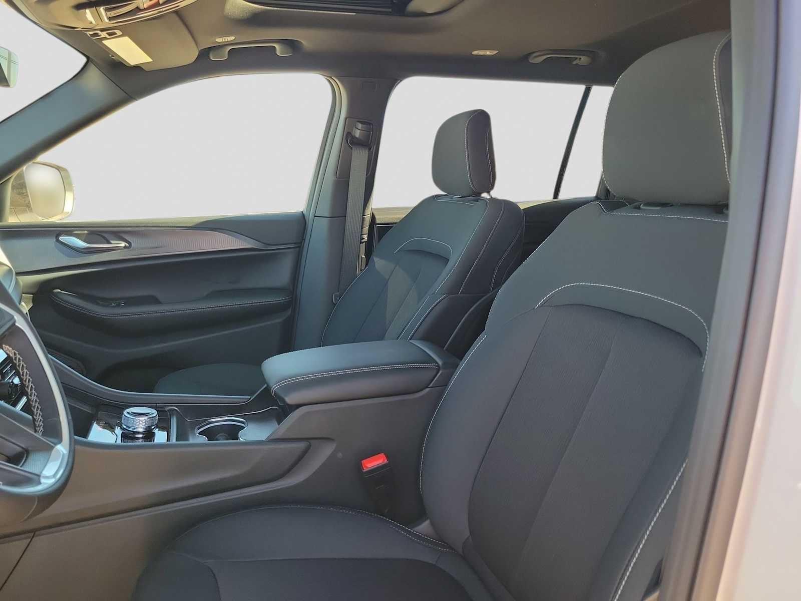 2026 Jeep Grand Cherokee GRAND CHEROKEE L LAREDO X 4X4