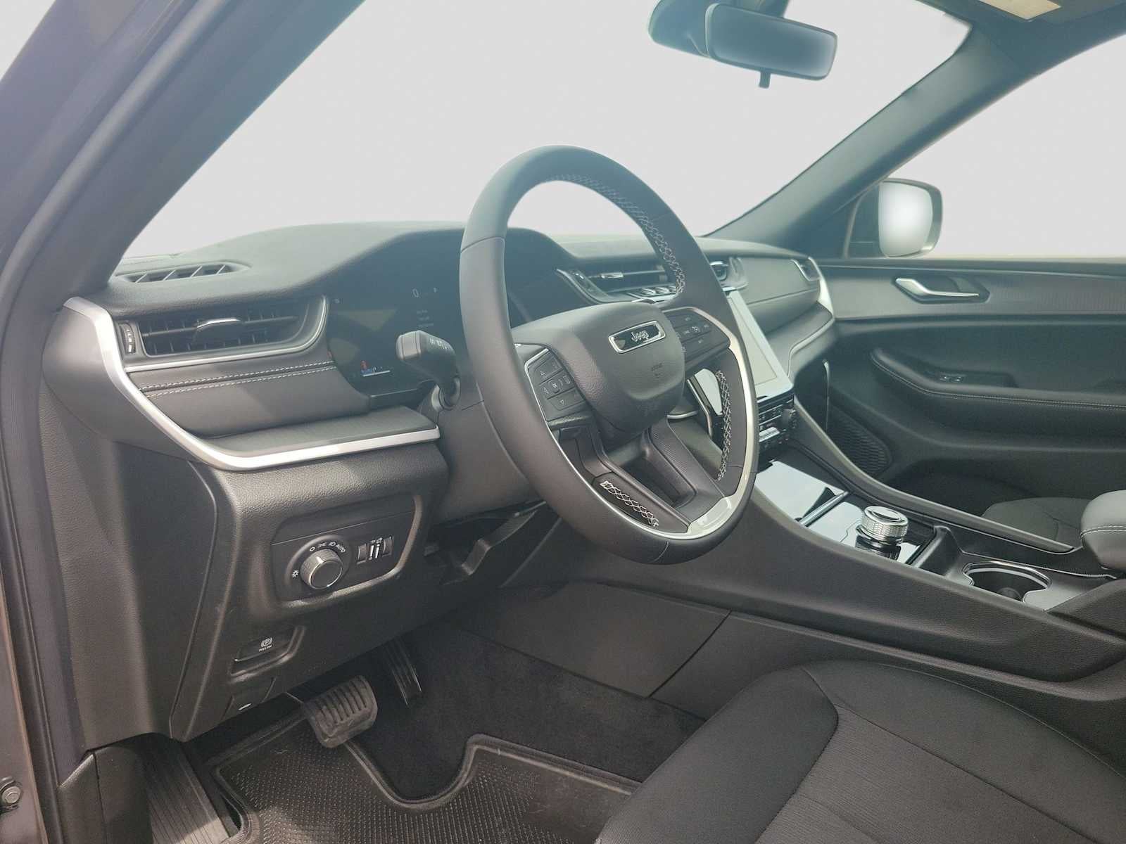 2026 Jeep Grand Cherokee L GRAND CHEROKEE L LAREDO X 4X4