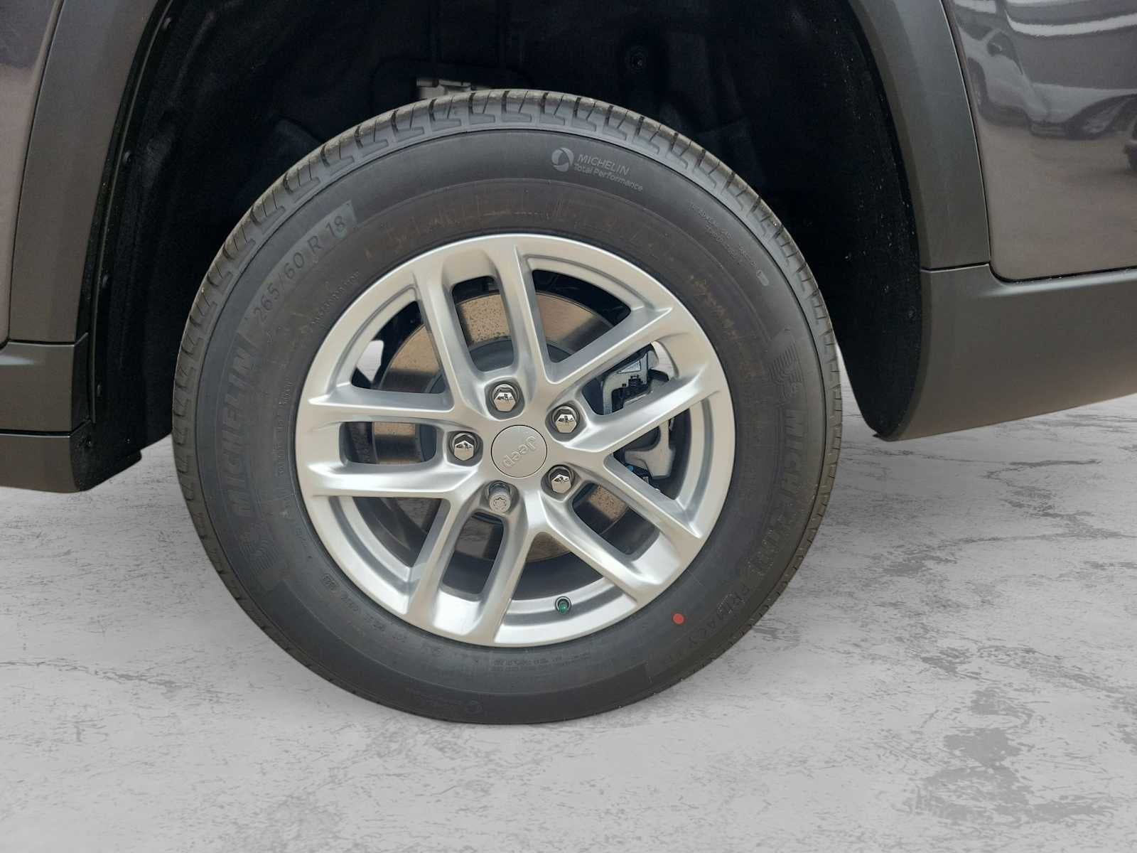 2026 Jeep Grand Cherokee L GRAND CHEROKEE L LAREDO X 4X4