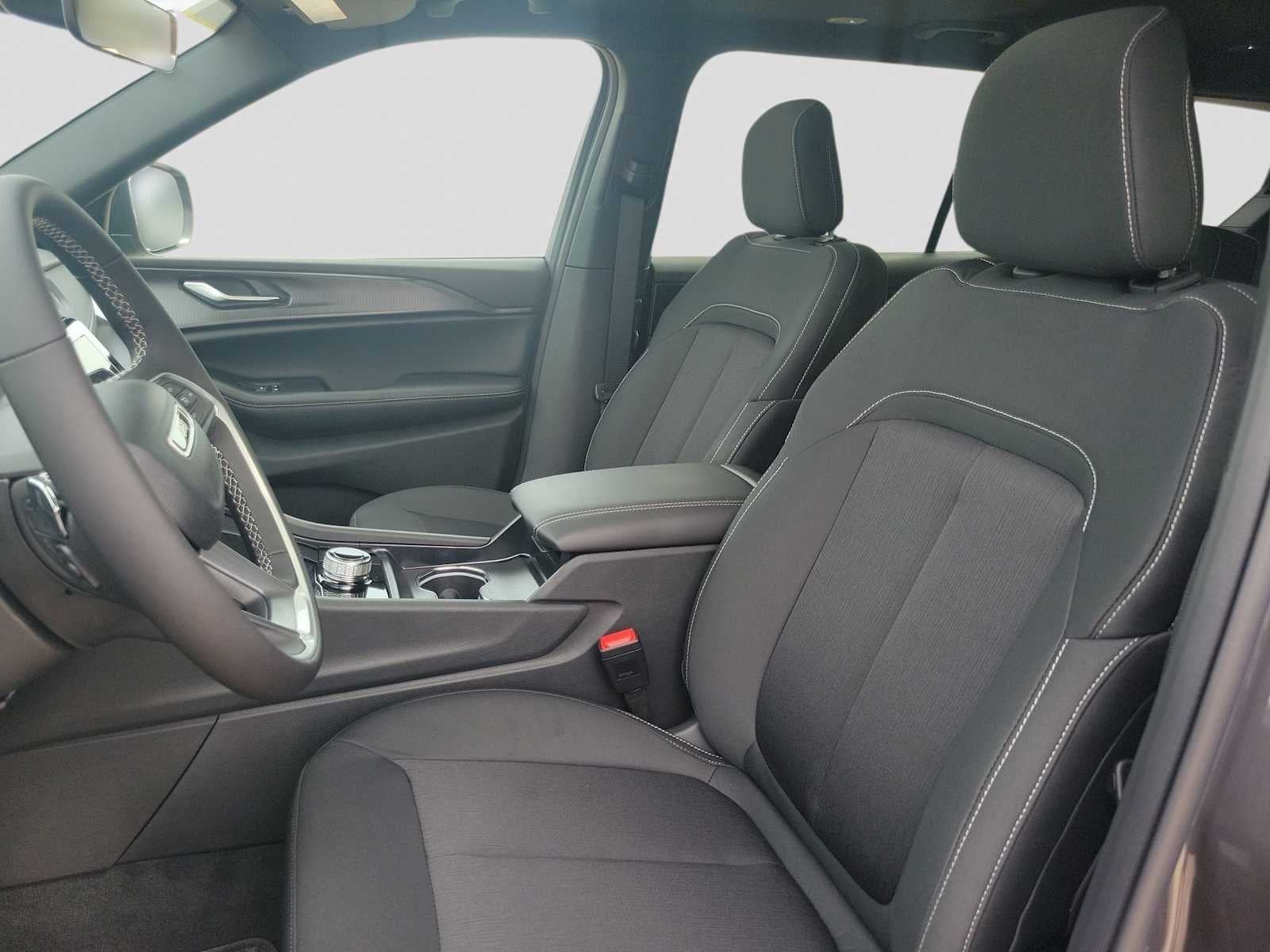 2026 Jeep Grand Cherokee L GRAND CHEROKEE L LAREDO X 4X4