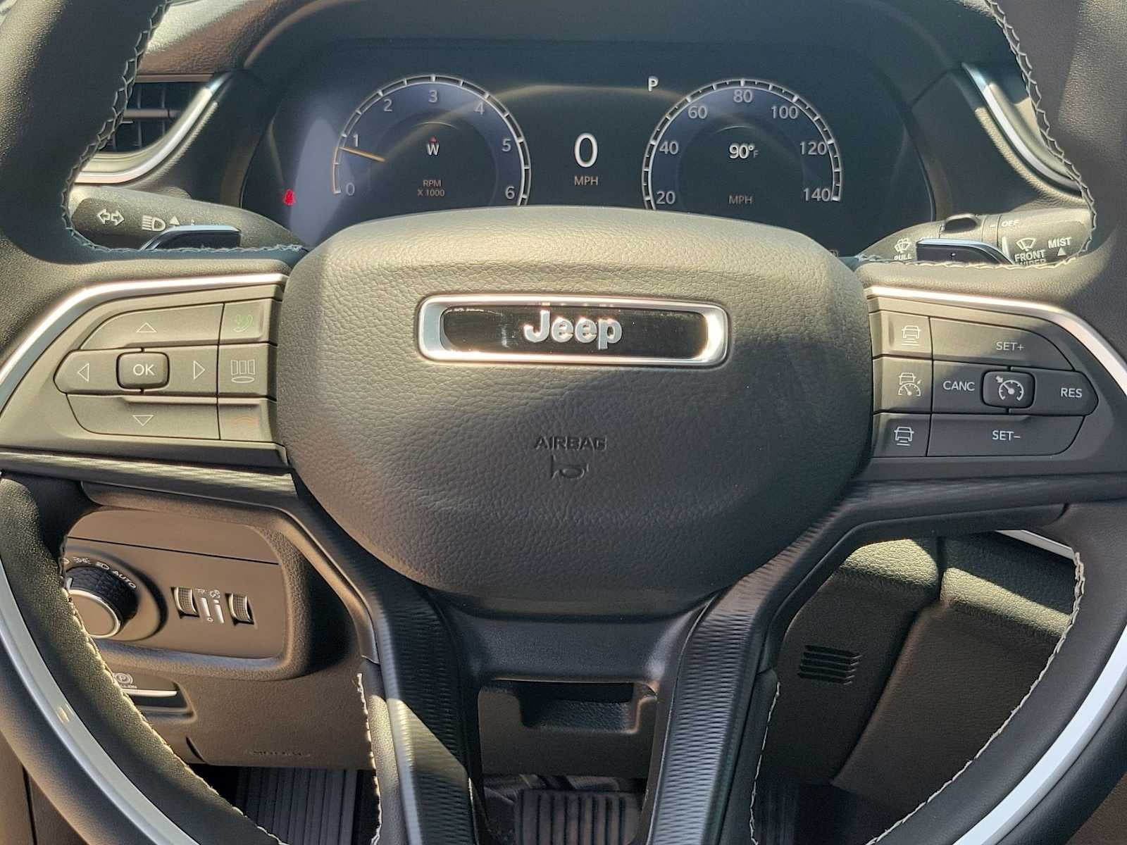 2026 Jeep Grand Cherokee L GRAND CHEROKEE L LAREDO X 4X4