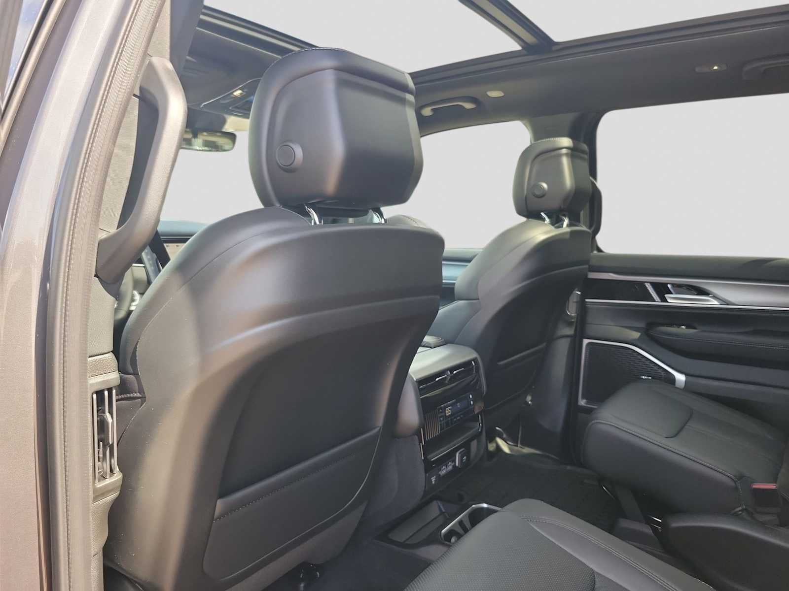2026 Jeep Grand Wagoneer GRAND WAGONEER UPLAND 4X4