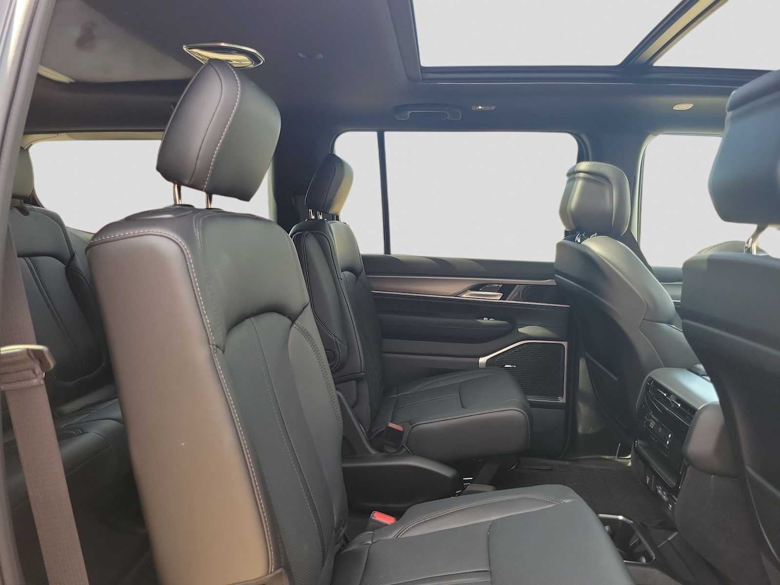 2026 Jeep Grand Wagoneer GRAND WAGONEER UPLAND 4X4