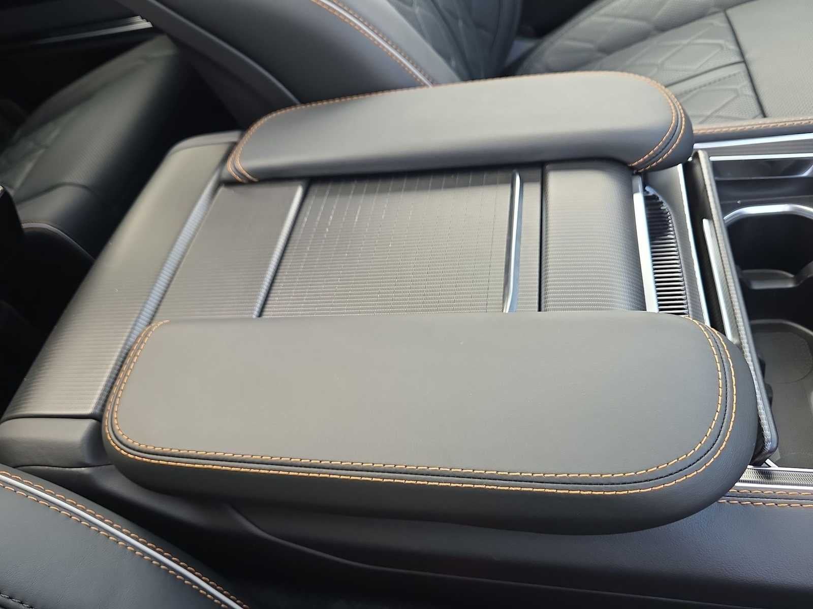 2026 Jeep Grand Wagoneer Summit Reserve