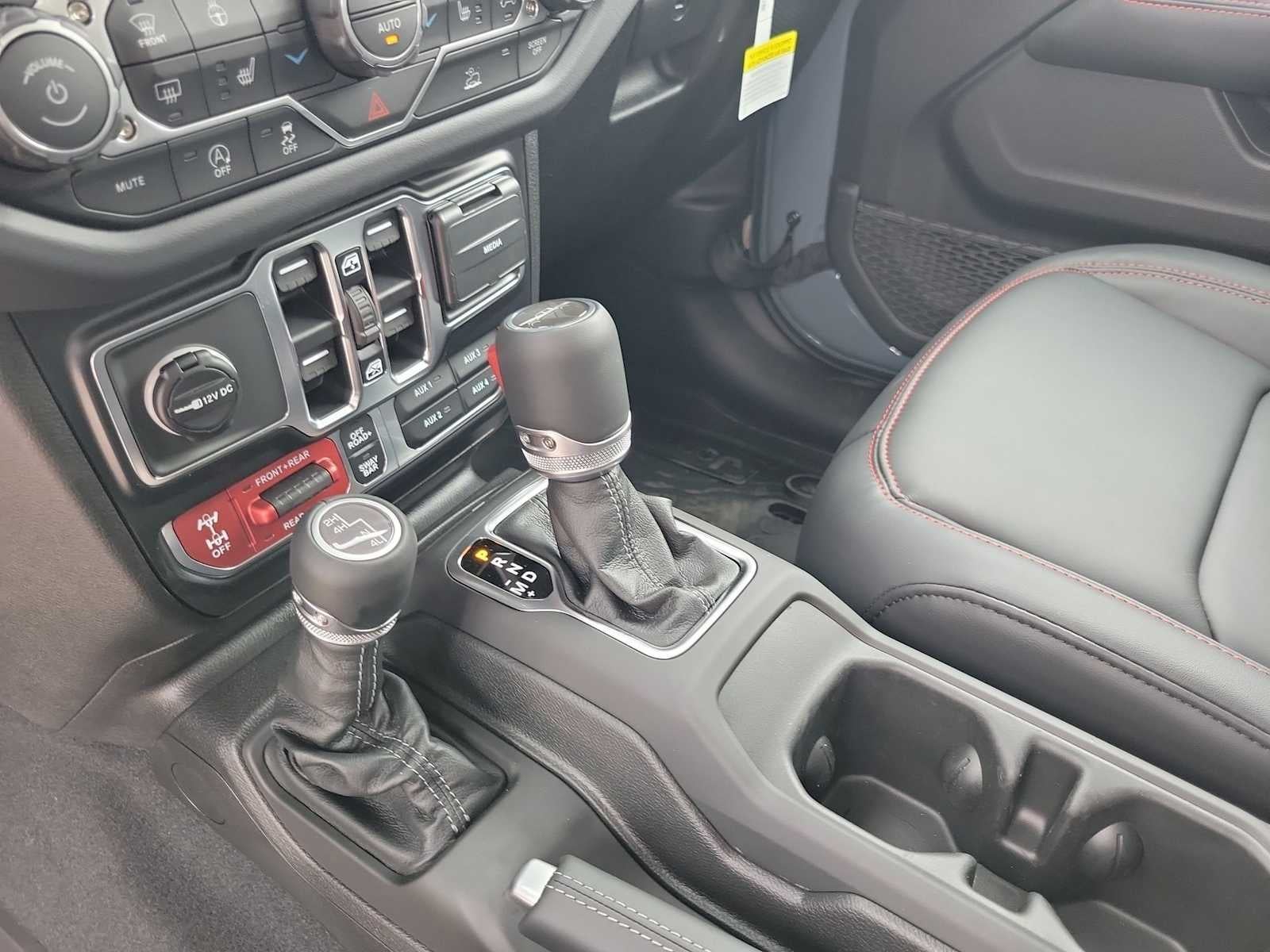 2026 Jeep Gladiator GLADIATOR SHADOW OPS 4X4