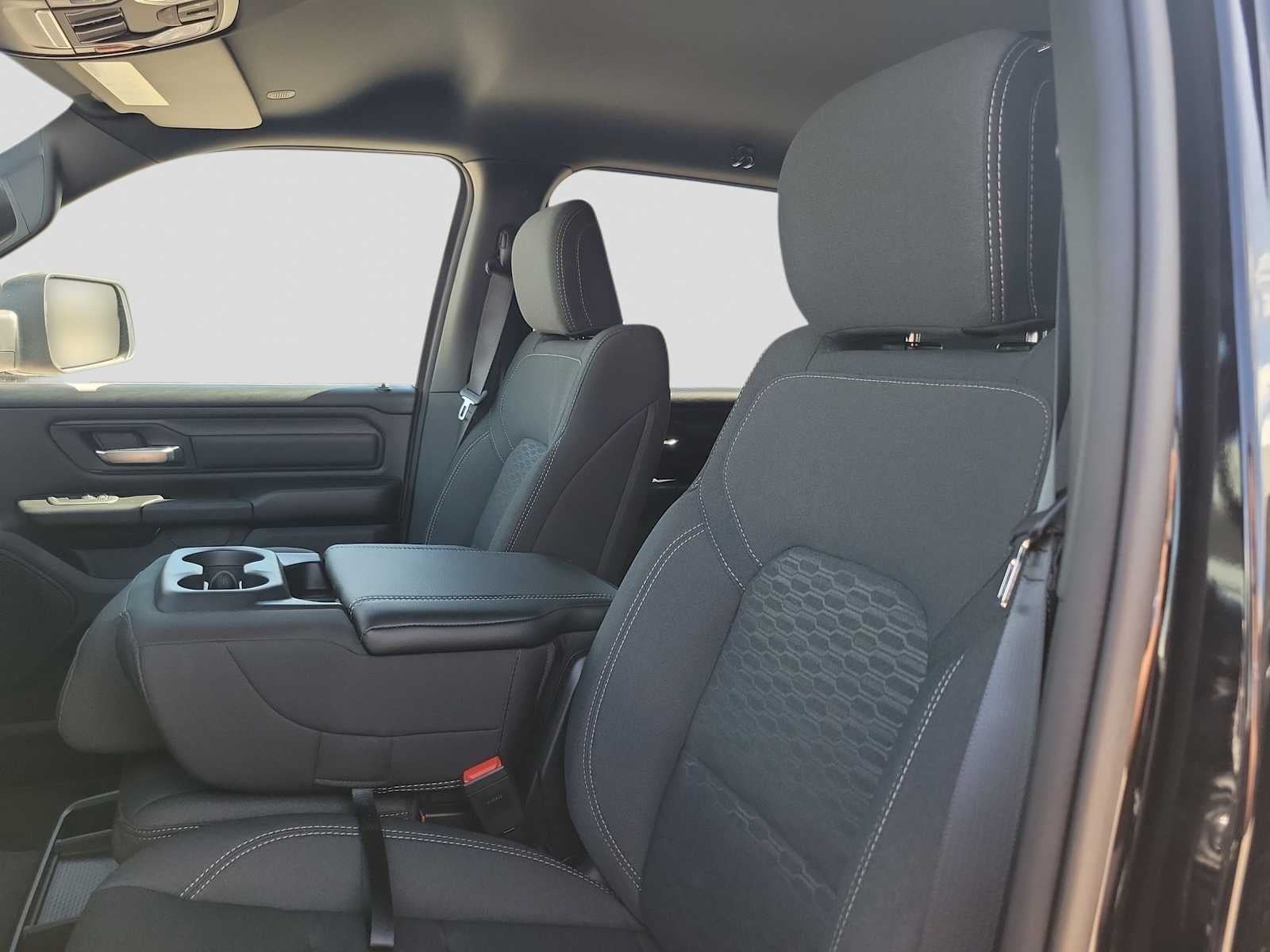 2026 RAM 1500 RAM 1500 EXPRESS CREW CAB 4X2 5'7' BOX