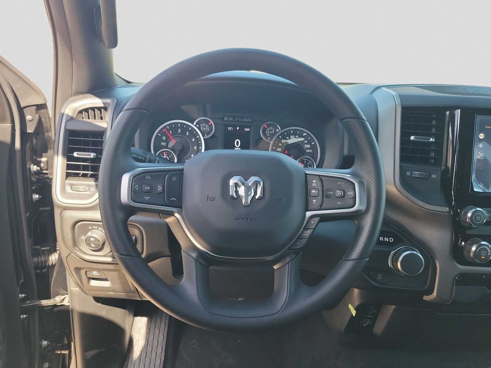 2026 RAM 1500 RAM 1500 EXPRESS CREW CAB 4X2 5'7' BOX