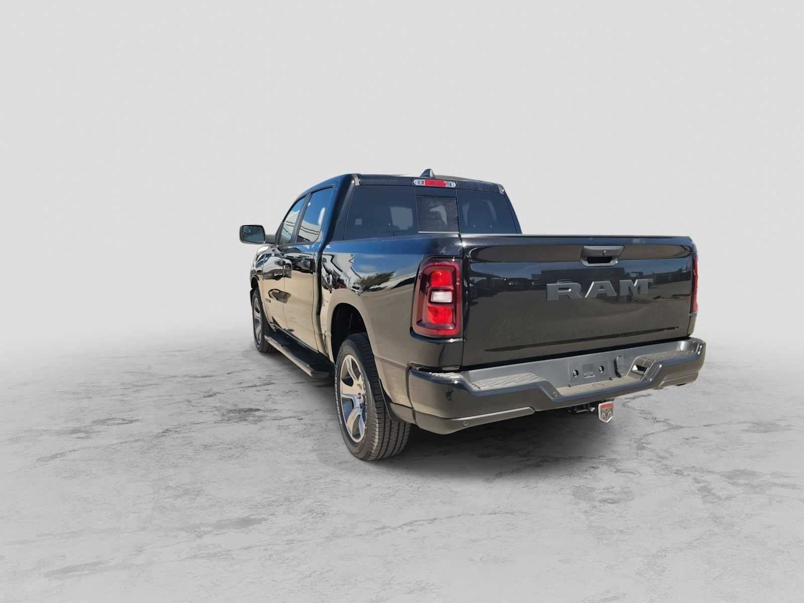 2026 RAM 1500 RAM 1500 EXPRESS CREW CAB 4X2 5'7' BOX