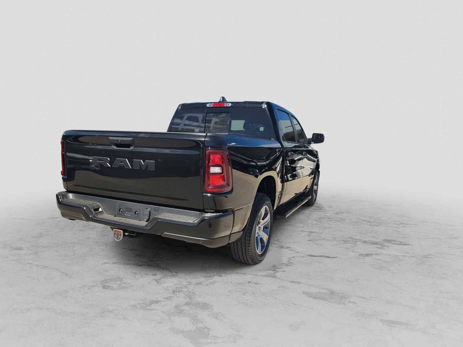 2026 RAM 1500 RAM 1500 EXPRESS CREW CAB 4X2 5'7' BOX