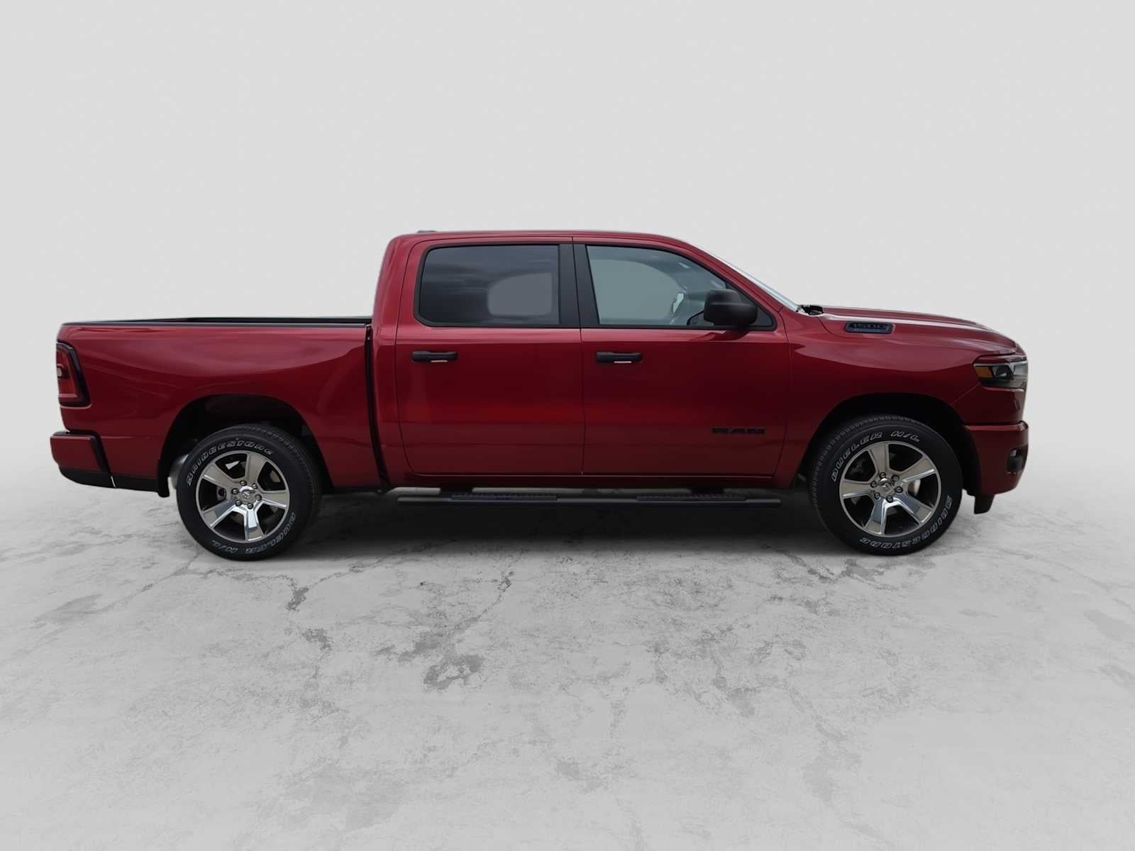 2026 RAM 1500 RAM 1500 EXPRESS CREW CAB 4X2 5'7' BOX