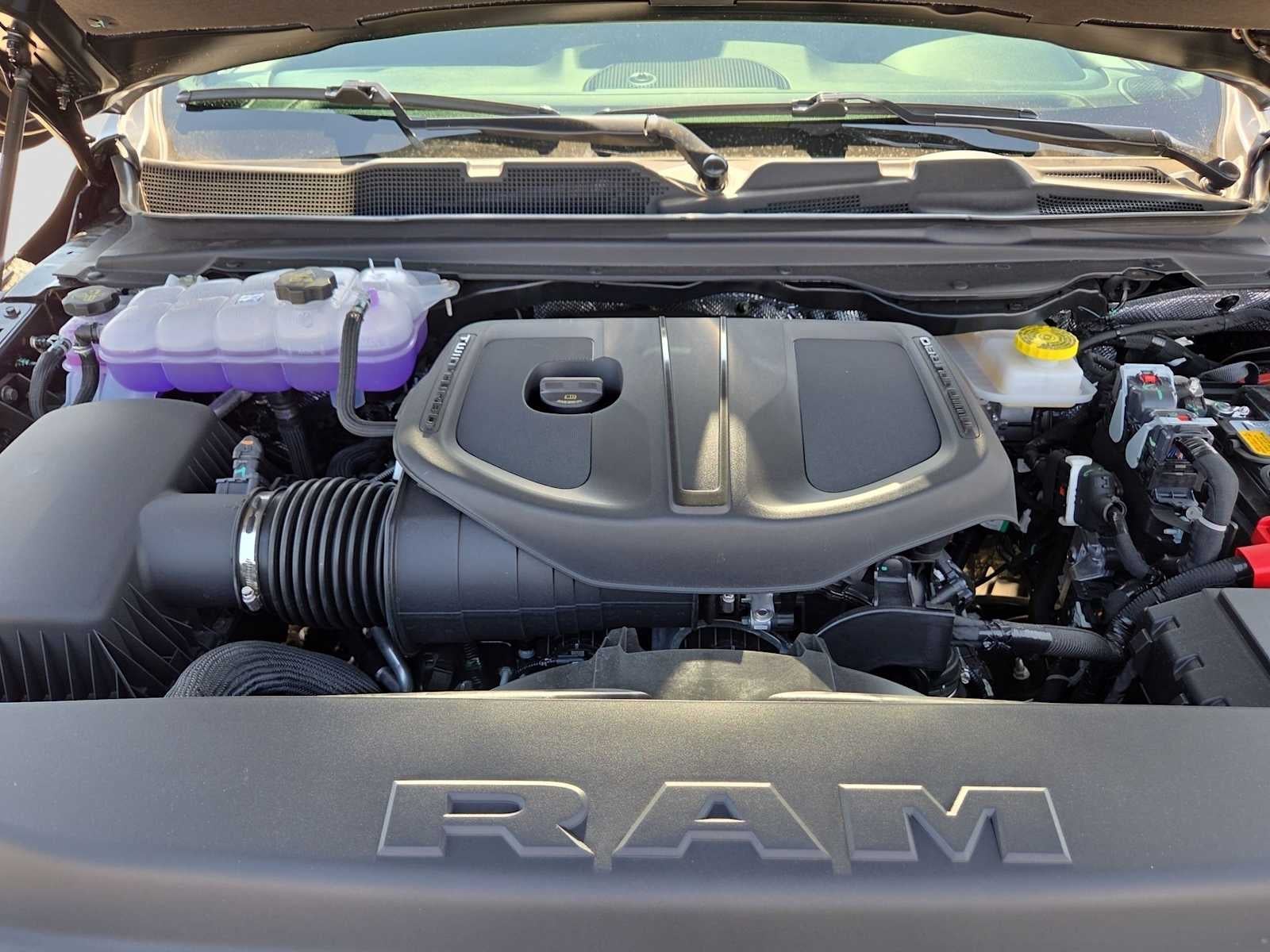 2026 RAM 1500 RAM 1500 EXPRESS CREW CAB 4X2 5'7' BOX