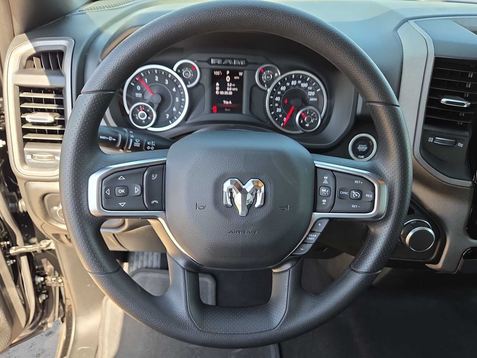 2026 RAM 1500 RAM 1500 EXPRESS CREW CAB 4X2 5'7' BOX