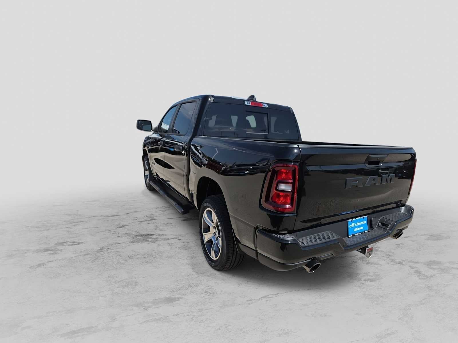2026 RAM 1500 RAM 1500 EXPRESS CREW CAB 4X2 5'7' BOX