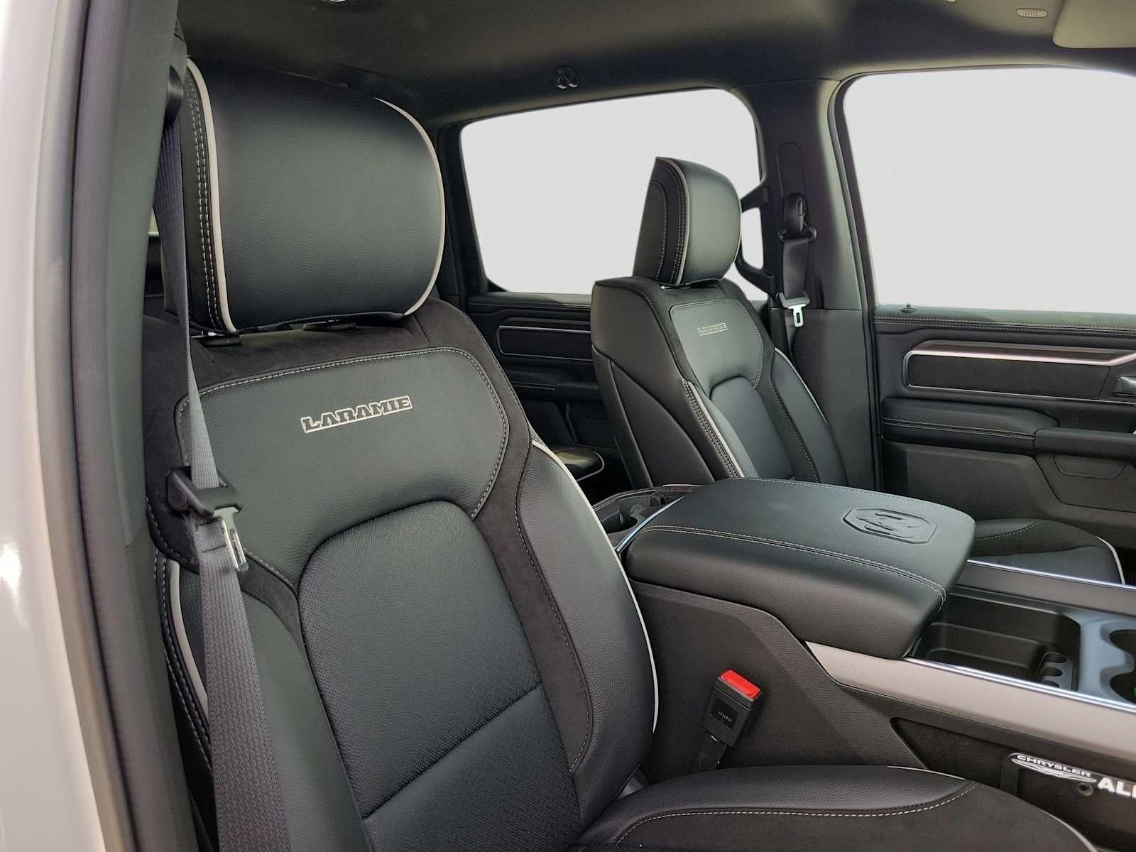 2026 RAM 1500 RAM 1500 LARAMIE CREW CAB 4X2 5'7' BOX