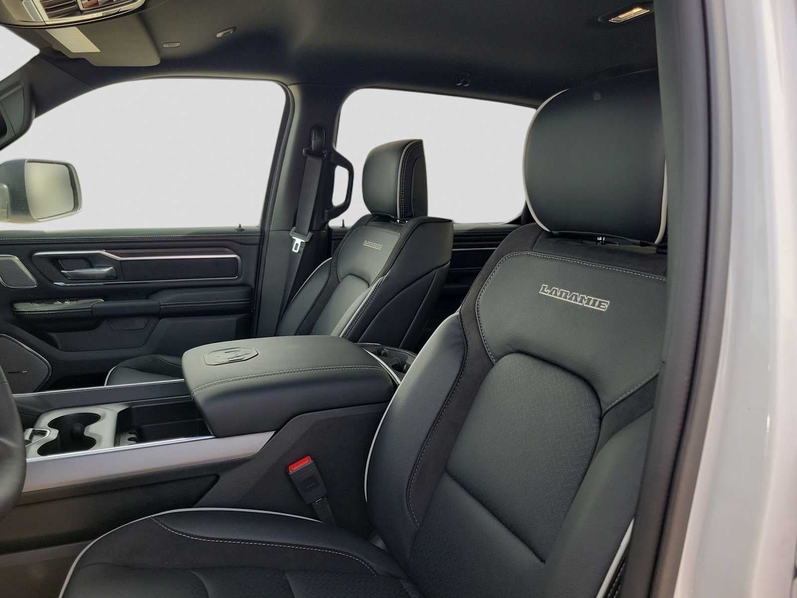 2026 RAM 1500 RAM 1500 LARAMIE CREW CAB 4X2 5'7' BOX