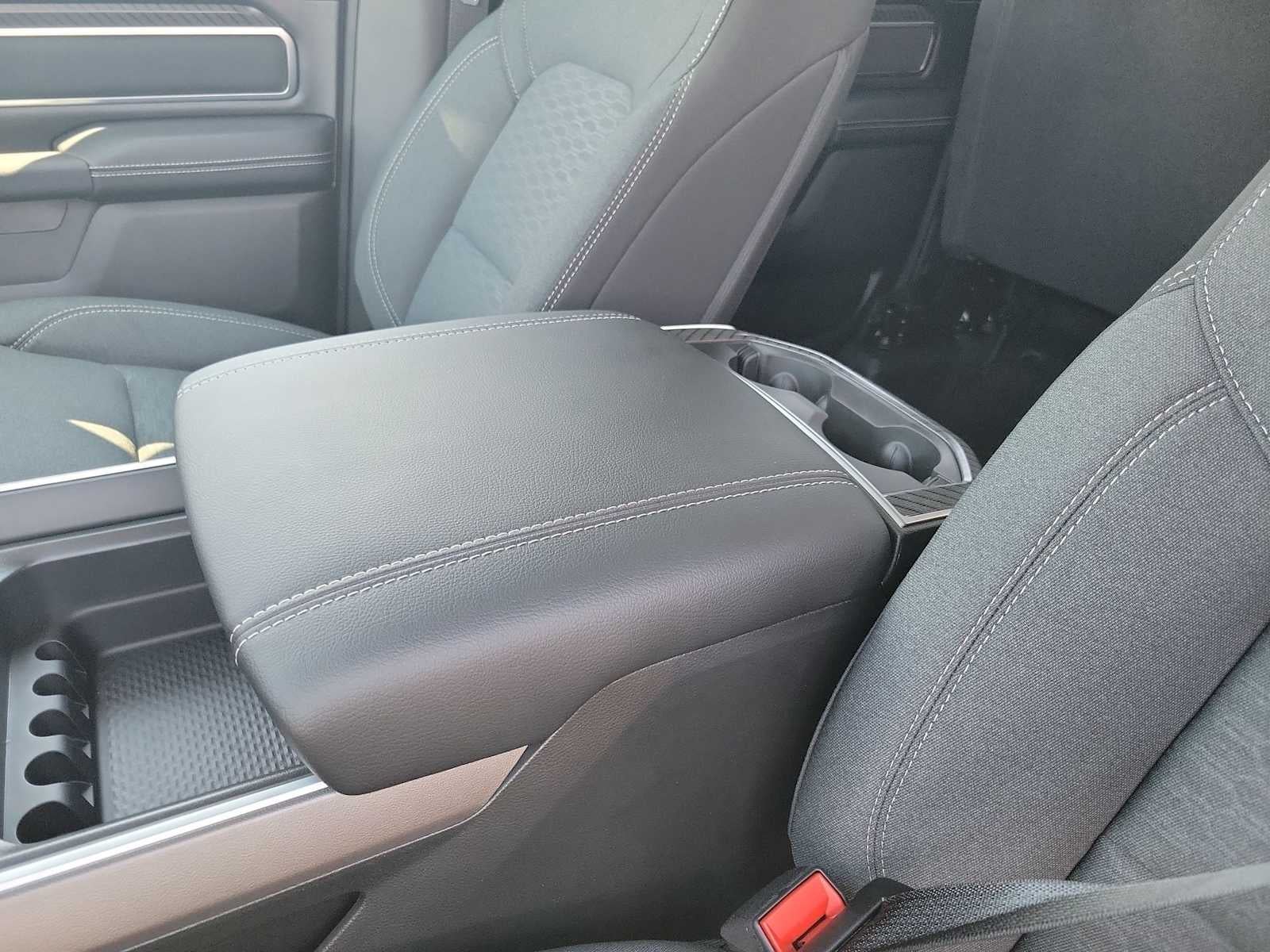 2026 RAM 1500 RAM 1500 LONE STAR CREW CAB 4X4 5'7' BOX