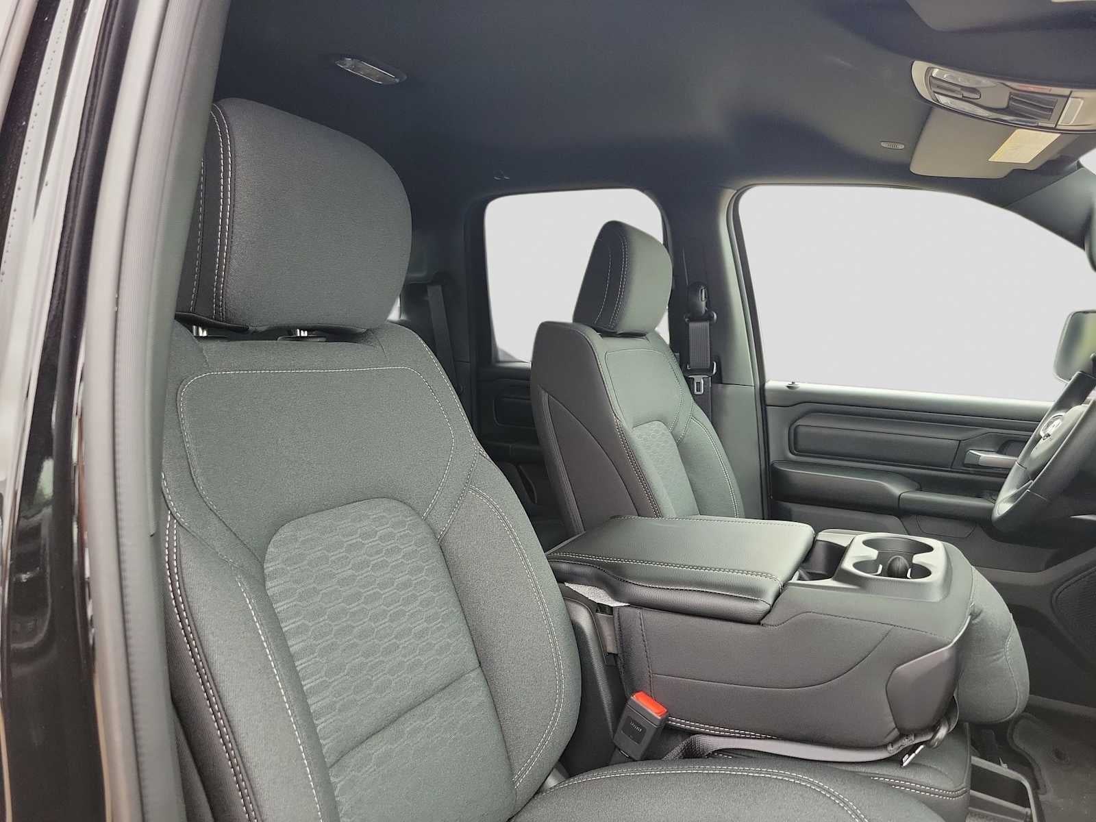 2026 RAM Ram 1500 RAM 1500 TRADESMAN QUAD CAB 4X2 6'4' BOX