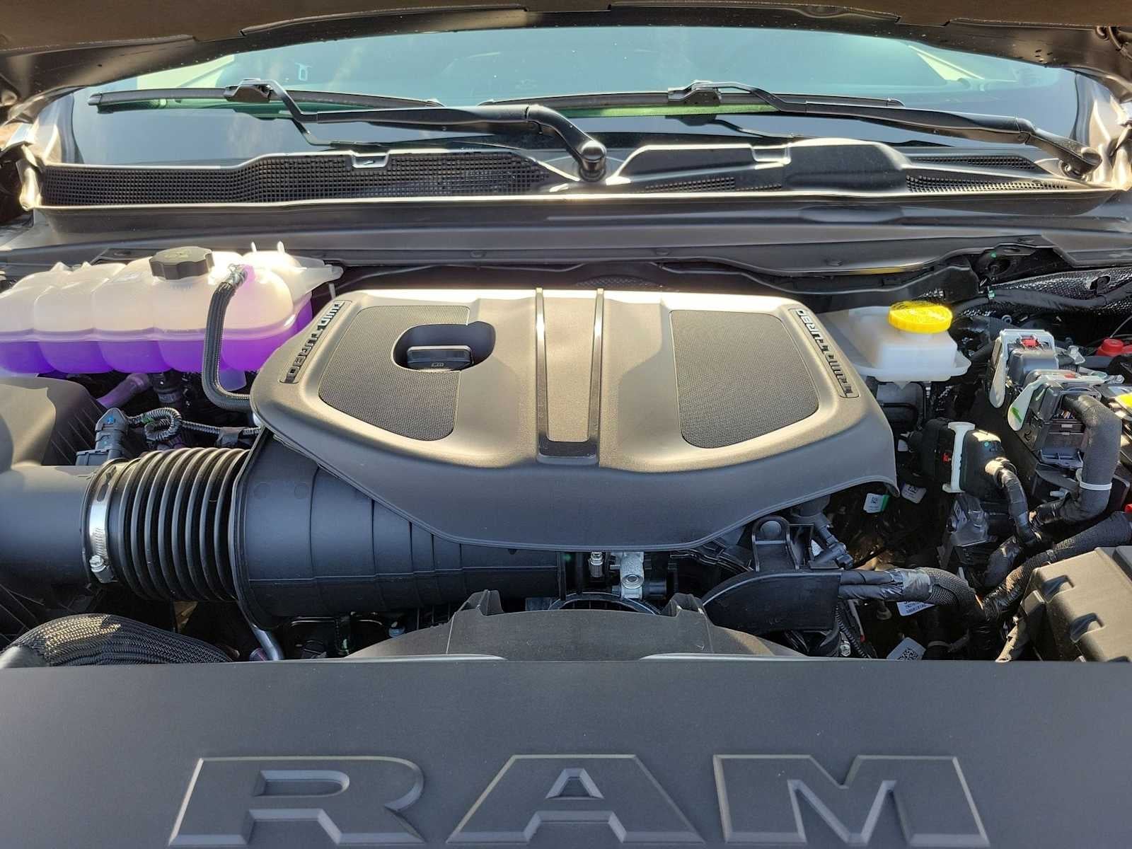 2026 RAM Ram 1500 RAM 1500 LONE STAR CREW CAB 4X4 5'7' BOX